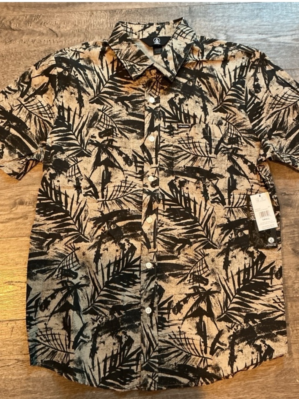 Volcom Warbler Size Small Mens Button Down Shirt new With Tags